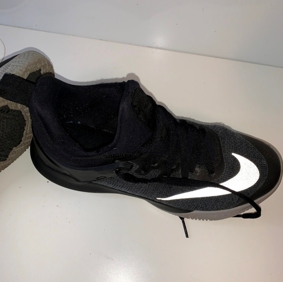 Nike Basketball/Volleyball Shoes - Picture 3 of 4